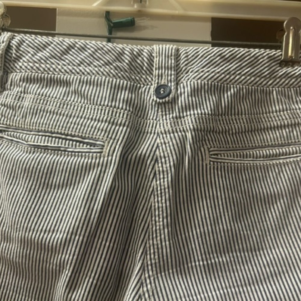 Boden seersucker-like blue and white striped Boden pants
